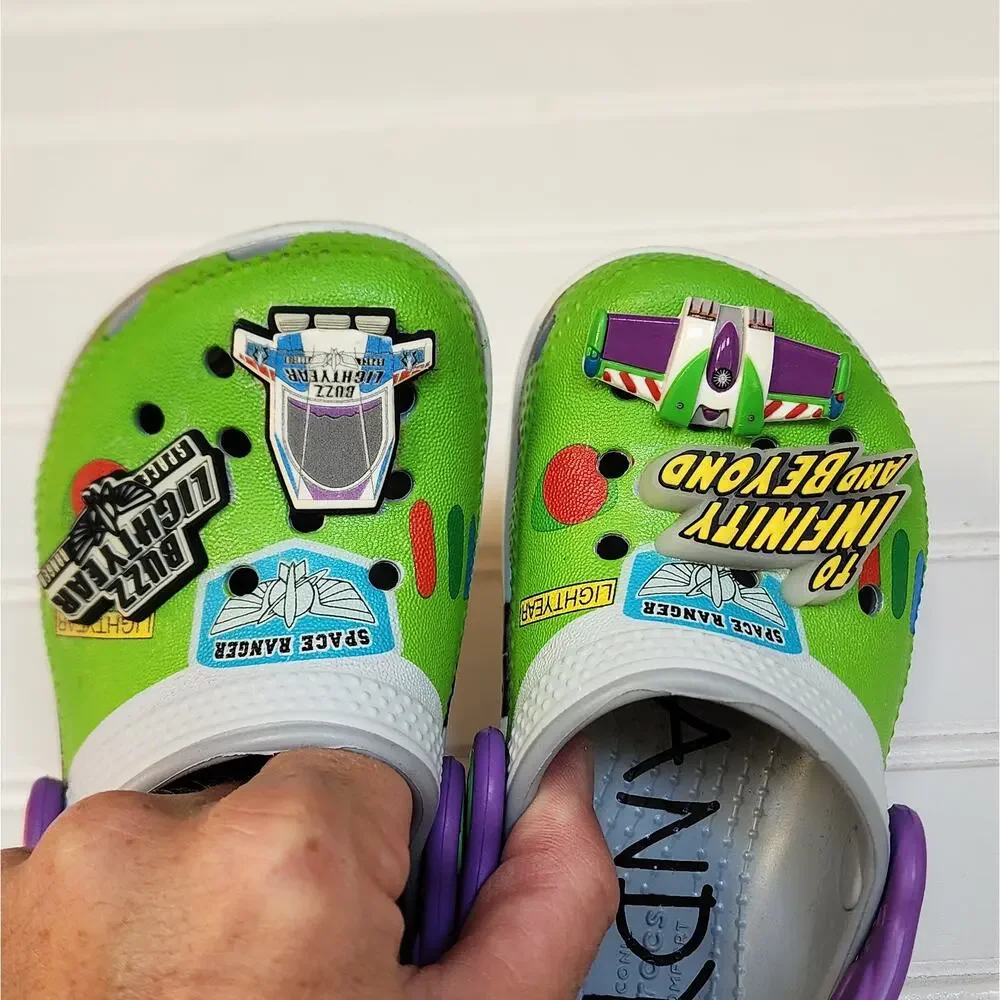 Crocs Toddler Disney Pixar Toy Story Buzz Lightyear Clogs Size 6 Green & Gray
